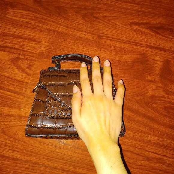 brown mini cross body purse - Picture 3 of 3